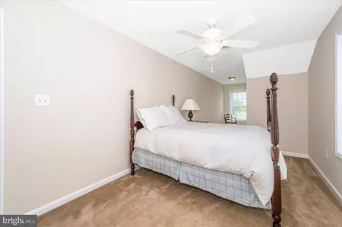 Bedroom - 19711 Beall St, Poolesville, MD 20837 photo 6 of 7