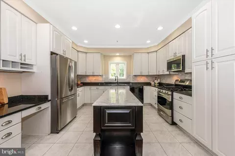 Kitchen - 19711 Beall St, Poolesville, MD 20837 photo 2 of 8