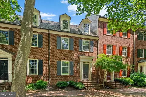 215 Firehouse Ln, Gaithersburg, MD 20878