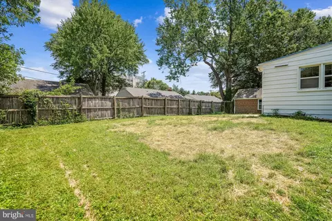 9711 Saxony Rd, Silver Spring, MD 20910 photo 29