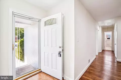 9711 Saxony Rd, Silver Spring, MD 20910 photo 3