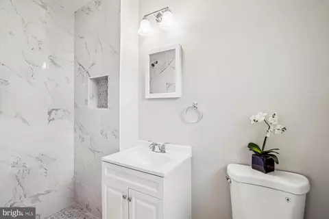 9711 Saxony Rd, Silver Spring, MD 20910 photo 15