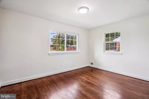 9711 Saxony Rd, Silver Spring, MD 20910 photo 16