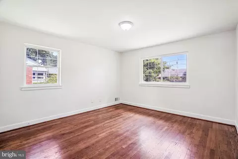 9711 Saxony Rd, Silver Spring, MD 20910 photo 13