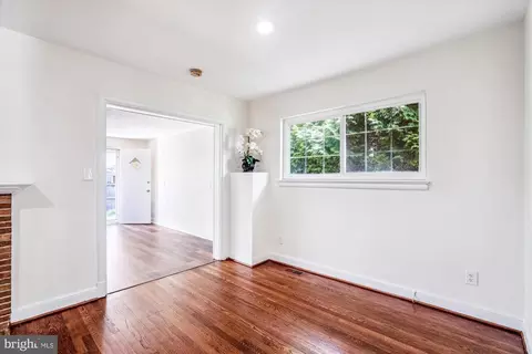 9711 Saxony Rd, Silver Spring, MD 20910 photo 7