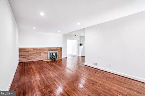 9711 Saxony Rd, Silver Spring, MD 20910 photo 5
