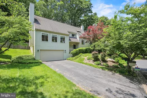 11212 Angus Pl, Potomac, MD 20854