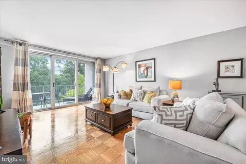 4977 Battery Ln #1-413, Bethesda, MD 20814