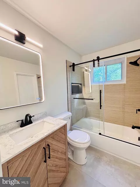 Bath - 13015 Estelle Rd, Silver Spring, MD 20906 photo 5 of 8