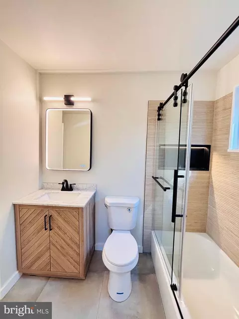 Bath - 13015 Estelle Rd, Silver Spring, MD 20906 photo 6 of 8