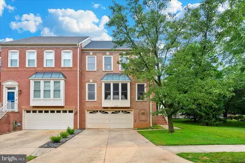 10133 Sterling Ter, Rockville, MD 20850