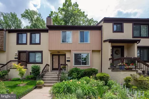 10610 Muirfield Dr, Potomac, MD 20854