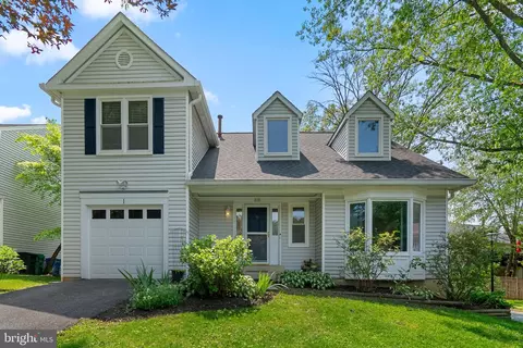 1 Tripoley Ct, Gaithersburg, MD 20878