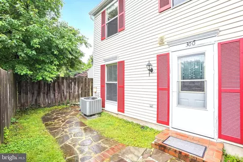 300 Legato Ter, Silver Spring, MD 20901 photo 2