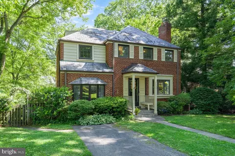 5811 Augusta Ln, Bethesda, MD 20816