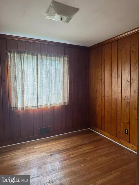 Bedroom - 137 Fleetwood Ter, Silver Spring, MD 20910 photo 1 of 1