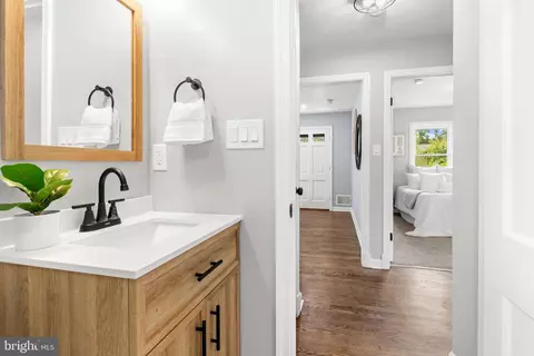 Entry Way - 1617 Moffet Rd, Silver Spring, MD 20903 photo 2 of 6