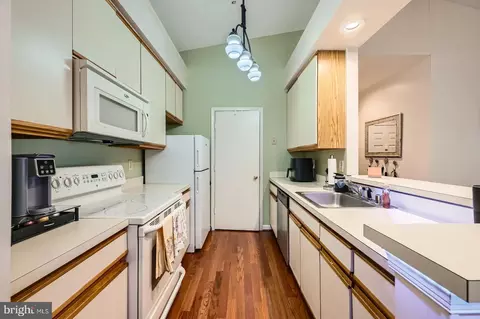 Kitchen - 3307 Sir Thomas Dr #5-B-41, Silver Spring, MD 20904 photo 2 of 5