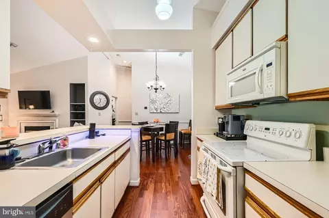 Kitchen - 3307 Sir Thomas Dr #5-B-41, Silver Spring, MD 20904 photo 4 of 5