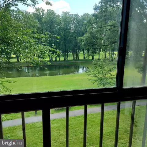 15107 Interlachen Dr #2-302, Silver Spring, MD 20906