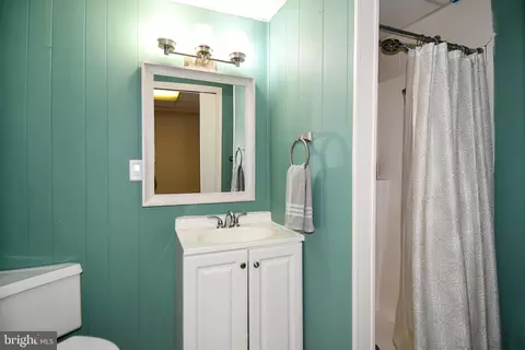 Bath - 4504 Jenner Ct, Olney, MD 20832 photo 5 of 5
