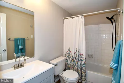 Bath - 4504 Jenner Ct, Olney, MD 20832 photo 2 of 5