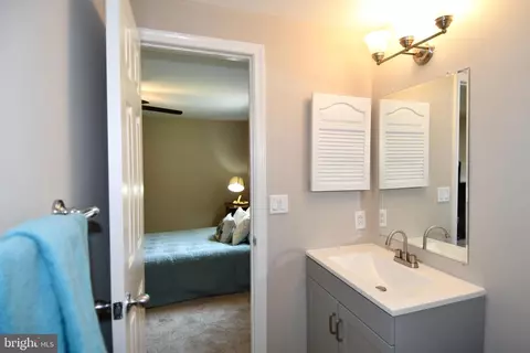 Bath - 4504 Jenner Ct, Olney, MD 20832 photo 3 of 5