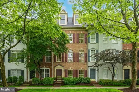 411 Oak Knoll Dr, Rockville, MD 20850