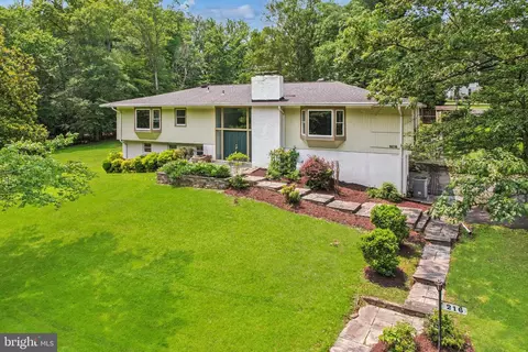 9216 Moultrie Pkwy, Potomac, MD 20854