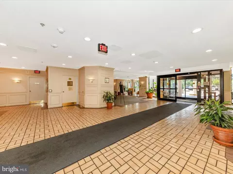 Entry Way - 15100 Interlachen Dr #4-320, Silver Spring, MD 20906 photo 3 of 5