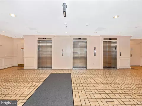 Entry Way - 15100 Interlachen Dr #4-320, Silver Spring, MD 20906 photo 5 of 5