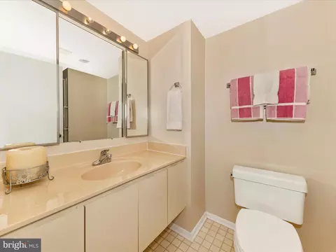 Bath - 15100 Interlachen Dr #4-320, Silver Spring, MD 20906 photo 3 of 3
