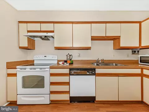 Kitchen - 15100 Interlachen Dr #4-320, Silver Spring, MD 20906 photo 3 of 3