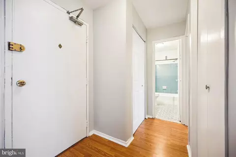 Entry Way - 8601 Manchester Rd #319, Silver Spring, MD 20901 photo 1 of 4