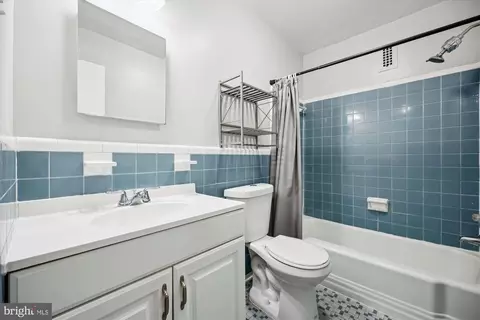 Bath - 8601 Manchester Rd #319, Silver Spring, MD 20901 photo 1 of 1