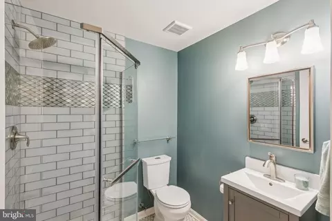 Bath - 611 Concerto Ln, Silver Spring, MD 20901 photo 4 of 4