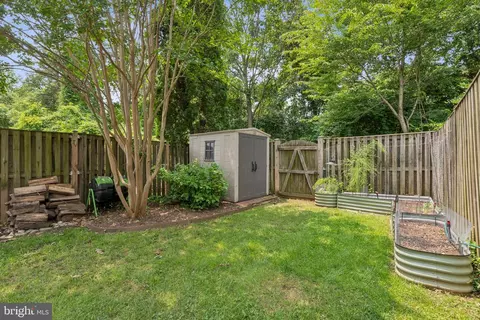 Exterior - 611 Concerto Ln, Silver Spring, MD 20901 photo 3 of 4