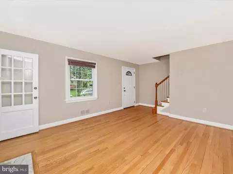 9905 Portland Rd, Silver Spring, MD 20901 photo 6