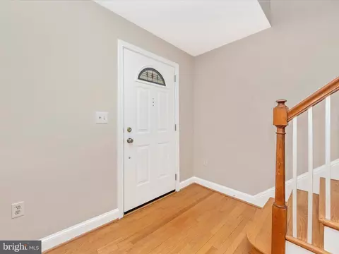 9905 Portland Rd, Silver Spring, MD 20901 photo 2