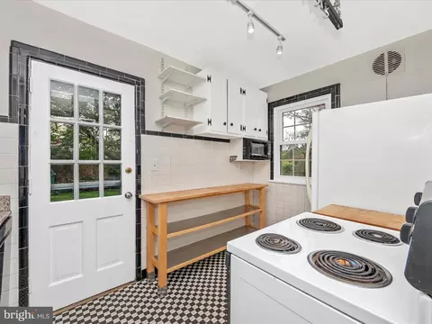 9905 Portland Rd, Silver Spring, MD 20901 photo 11