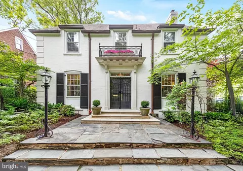 7006 Meadow Ln, Chevy Chase, MD 20815