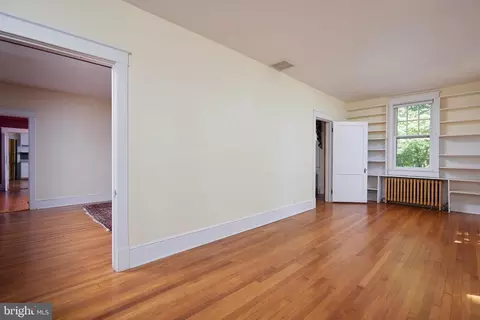Living - 22500 Old Hundred Rd, Barnesville, MD 20838 photo 4 of 7