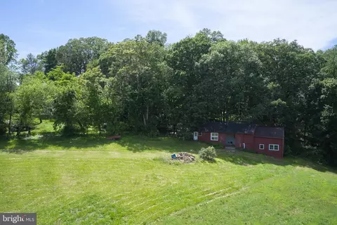 Exterior - 22500 Old Hundred Rd, Barnesville, MD 20838 photo 6 of 9