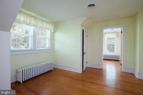 Bedroom - 22500 Old Hundred Rd, Barnesville, MD 20838 photo 4 of 7