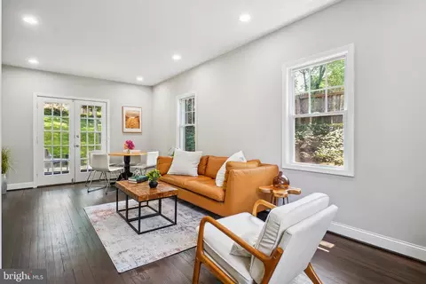 Living - 514 Silver Spring Ave, Silver Spring, MD 20910 photo 1 of 5