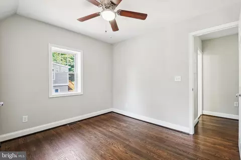 Entry Way - 514 Silver Spring Ave, Silver Spring, MD 20910 photo 7 of 9