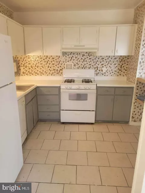 Kitchen - 8830 Piney Branch Rd #812, Silver Spring, MD 20903 photo 2 of 2
