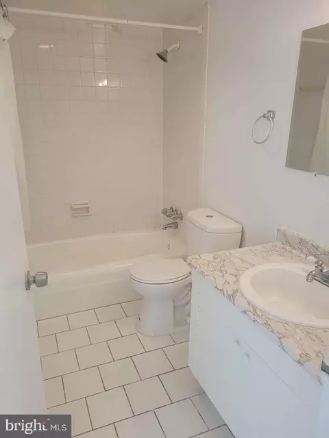 Bath - 8830 Piney Branch Rd #812, Silver Spring, MD 20903 photo 1 of 1