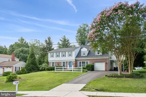 16709 Bethayres Rd, Rockville, MD 20855