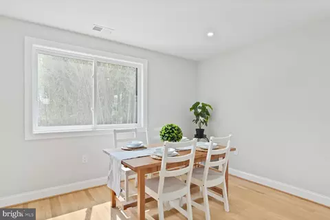 418 Belton Ct, Silver Spring, MD 20901 photo 5